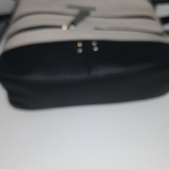 Handbag - Picture 5 of 6